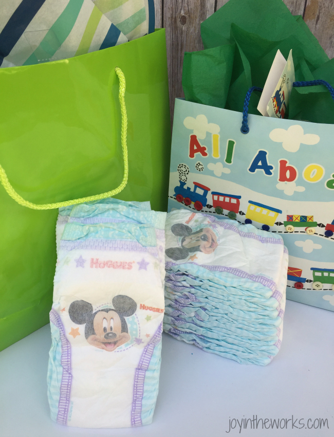  Huggies Little Movers Plus and Little Snugglers Plus are perfect for a baby shower with experienced moms #ad #superabsorbent