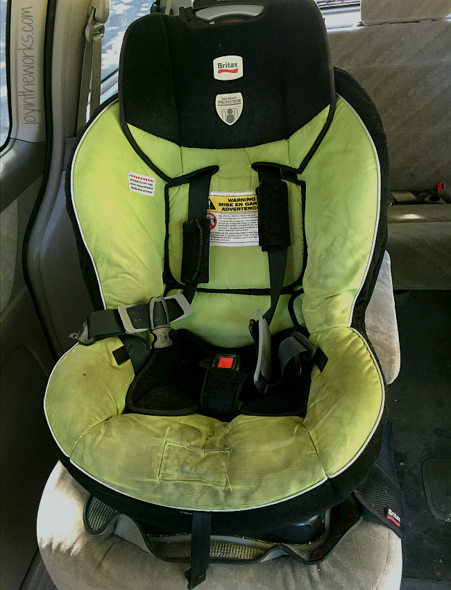 Struggle with a messy car and carseat? I discovered a secret that has completely changed things- and my kids still eat in the car! Plus you can see some of the best messy mom cars around AND win money toward a new Britax car seat! #Giveaway