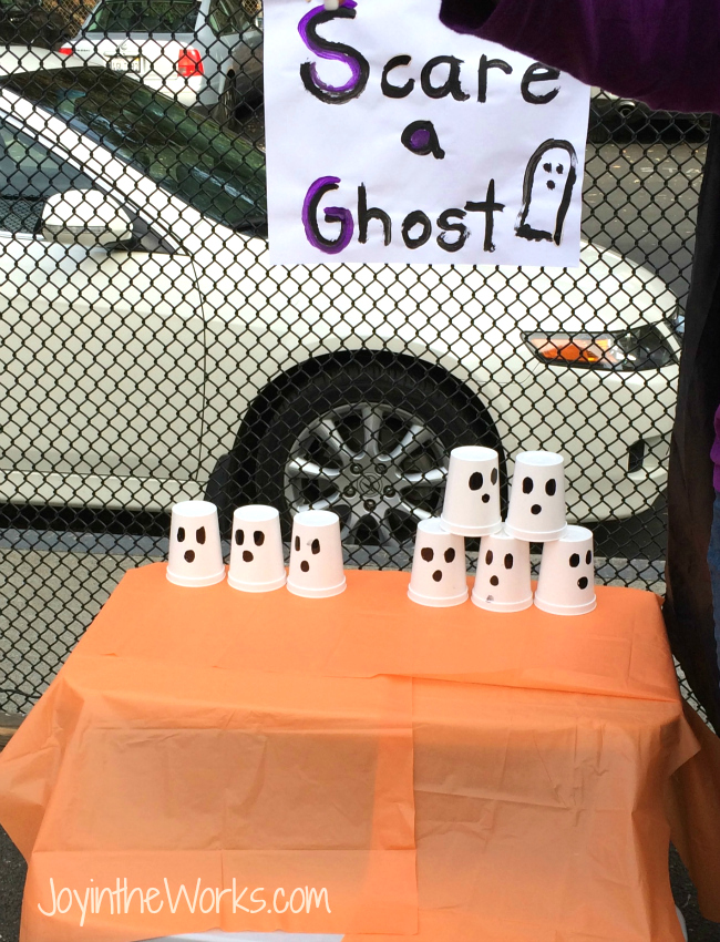 Knock down the ghosts with this simple Halloween party game!