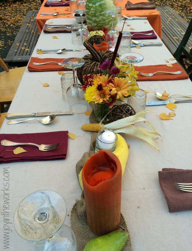 Your Thanksgiving dinner and doesn't have to be stuffy and fancy. How about hosting dinner outside and creating a rustic outdoor Thanksgiving tablescape using these tips?