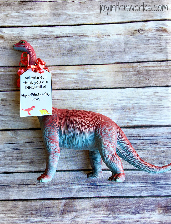 Valentine Gift Ideas: Dinosaur with Free Printable Gift Tag (1 of 16!)