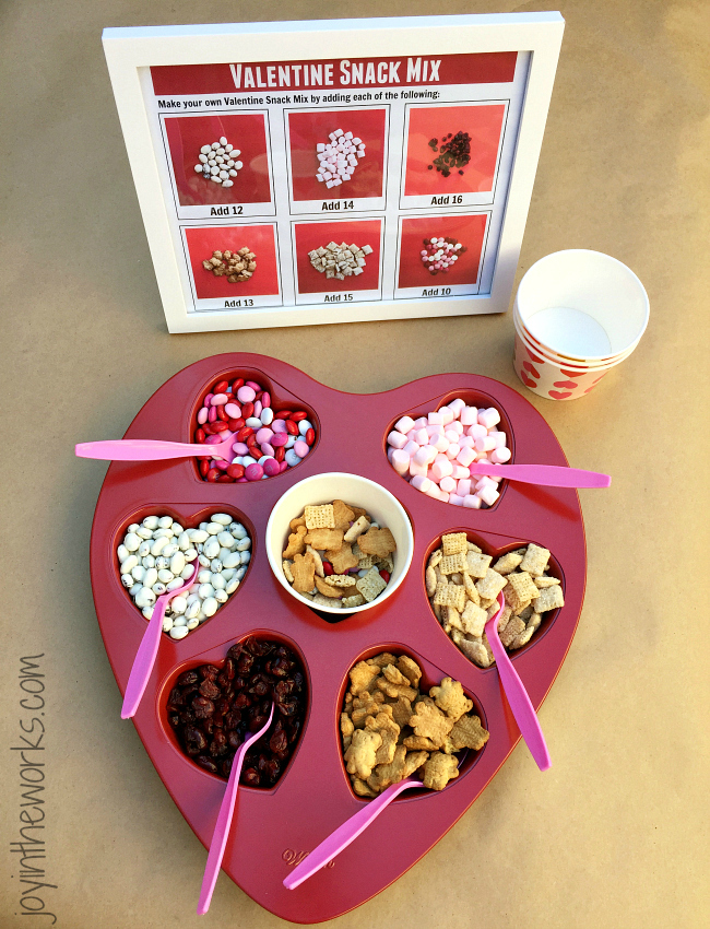 Looking for an easy Valentine's Day Snack that the kids can do independently? This Valentine's Day Snack Mix is perfect because it comes with printable follow along instructions for the kids!