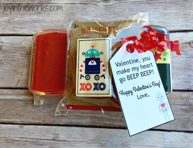 Valentine Gift Ideas: Robot with Free Printable Gift Tag (1 of 16!)