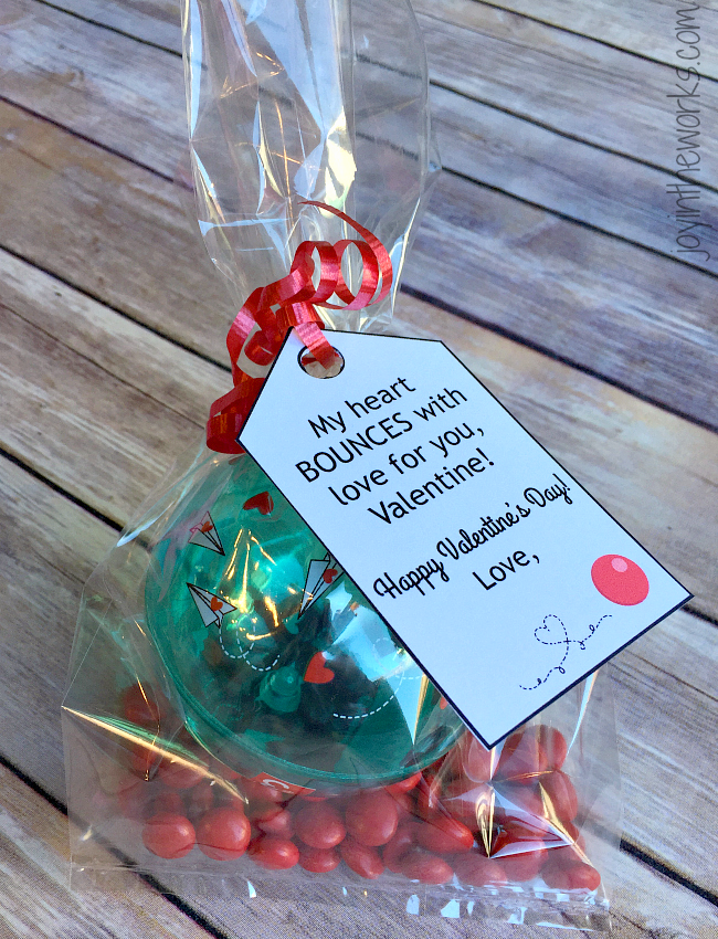 Valentine Gift Ideas: Balls with Free Printable Gift Tag (1 of 16!)
