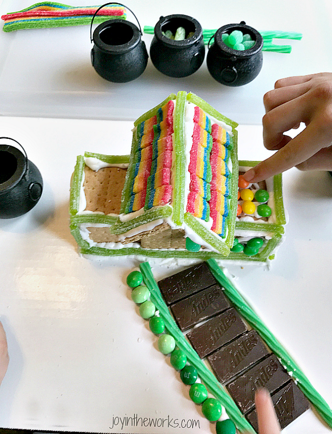 Gingerbread houses aren't just for Christmas anymore- kids love crafting with candy! For a fun St. Patrick's Day activity, forget making a Leprechaun trap! Instead have your kids make a Leprechaun graham cracker house with skittles, mint m&m's and other green and rainbow candy!