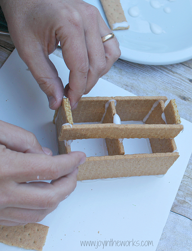 Springtime on the farm with a graham cracker barn Step 4