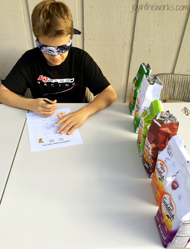 Looking for a screen free family fun activity? Check out this Goldfish Cracker Taste Test where the kids have to guess and rate the various goldfish cracker flavors!