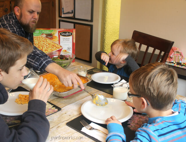 After your family fun spring activity making a graham cracker barn on a candy springtime farm, then it's time to enjoy a family dinner enjoying a Stouffer's meal #SpringItOn #NestleKitchen #CollectiveBias #ad