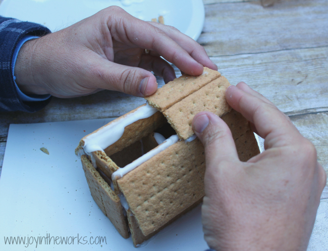 Springtime on the farm with a graham cracker barn Step 8