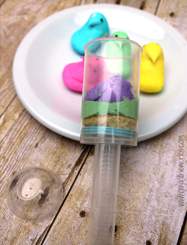 Peeps Push-Up Pops are so easy to make and they make such a fun Easter treat for kids! Plus they combine the best ingredients with cake, frosting and marshmallows in one dessert!