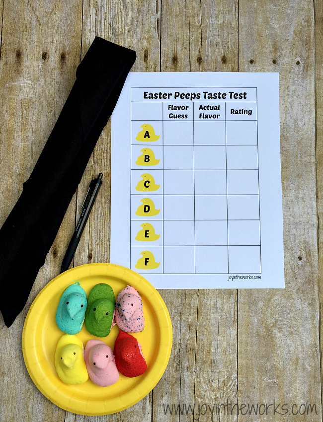 Did you know that Easter Peeps come in different flavors now? From cotton candy to sour watermelon, there are lots of yummy flavors for this classic Easter treat! To make it even more fun, we decided to do a blind Peeps Taste Test to see if the kids could identify the flavors! Free printable available for you to do the same!