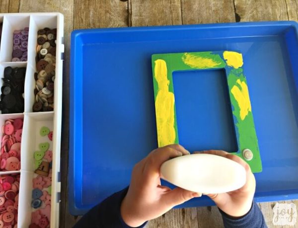 Kid Made Button Frame - Joy in the Works